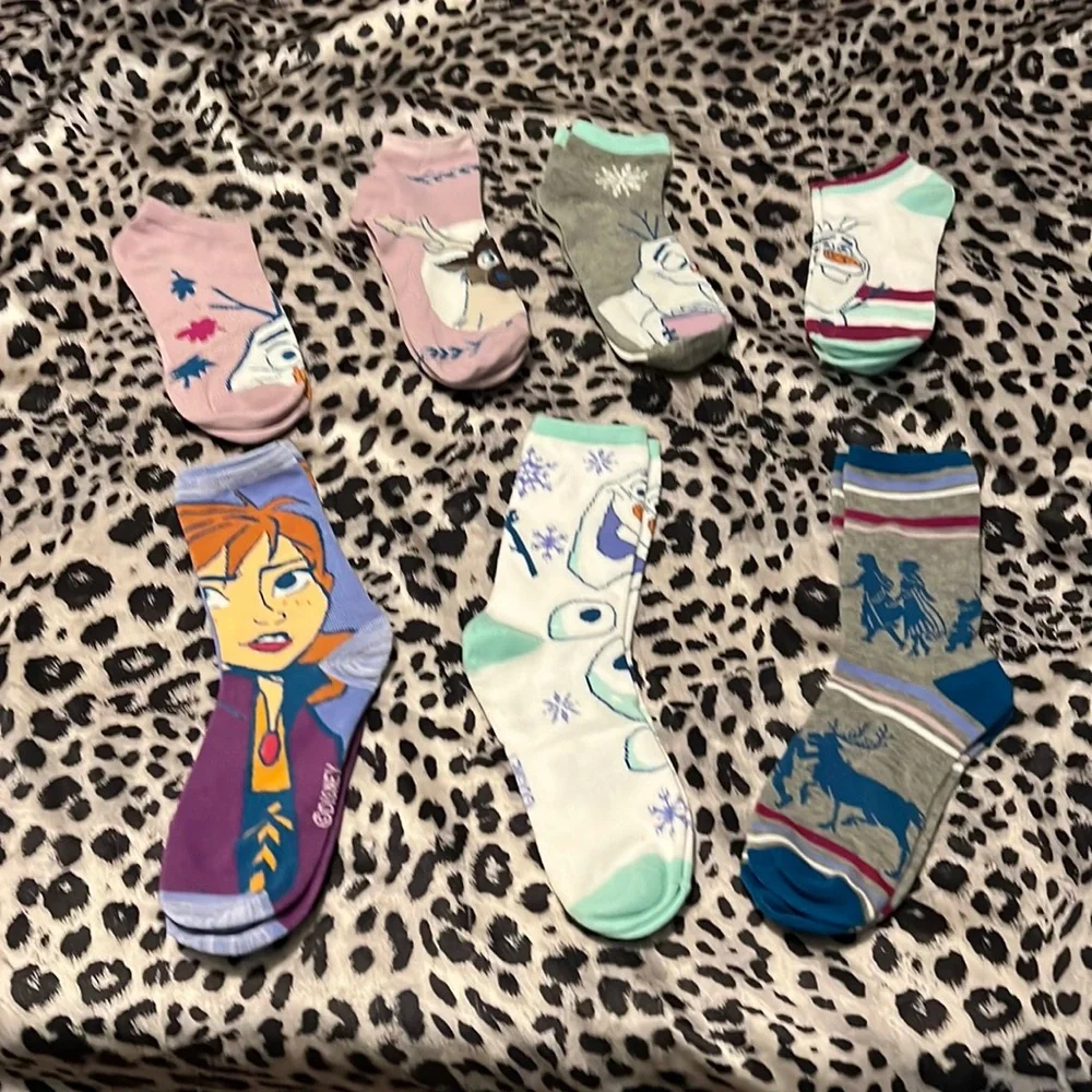 🆑FINAL PRICE‼️ 7 Frozen 2 socks kids L crew, quarter, and no show